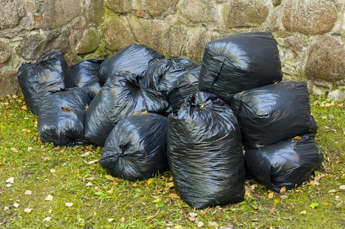 Benefits of hiring a skip for waste management